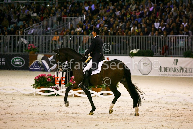 LAUGKS_MEGGLE\'S WELTTALL_MILANO_2011_SS2_3060.jpg